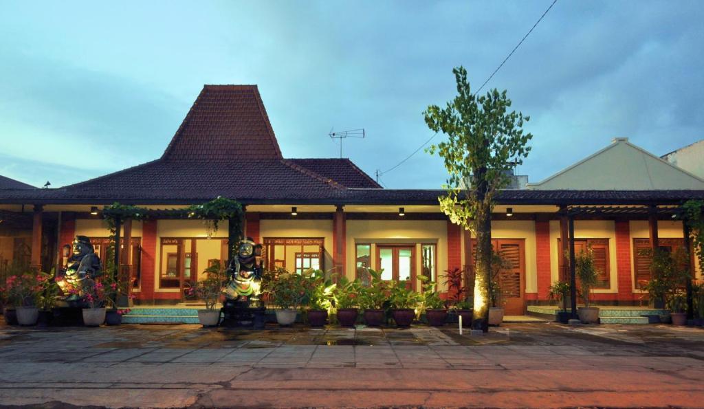 Maharani Guest House Джок'якарта Екстер'єр фото