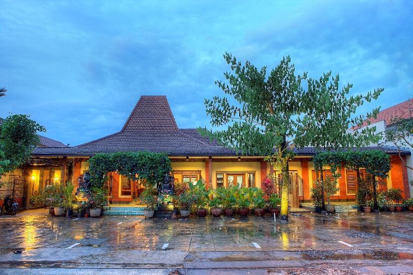Maharani Guest House Джок'якарта Екстер'єр фото